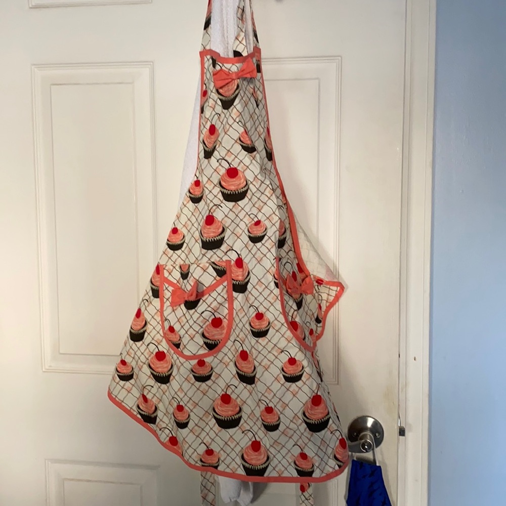 Jessie Steele cupcake apron